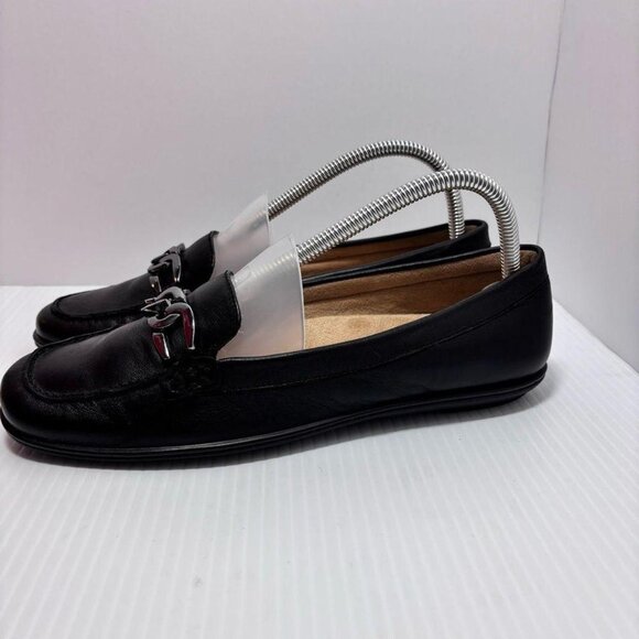 Naturalizer Women's Black Loafers - Picture 3 of 8